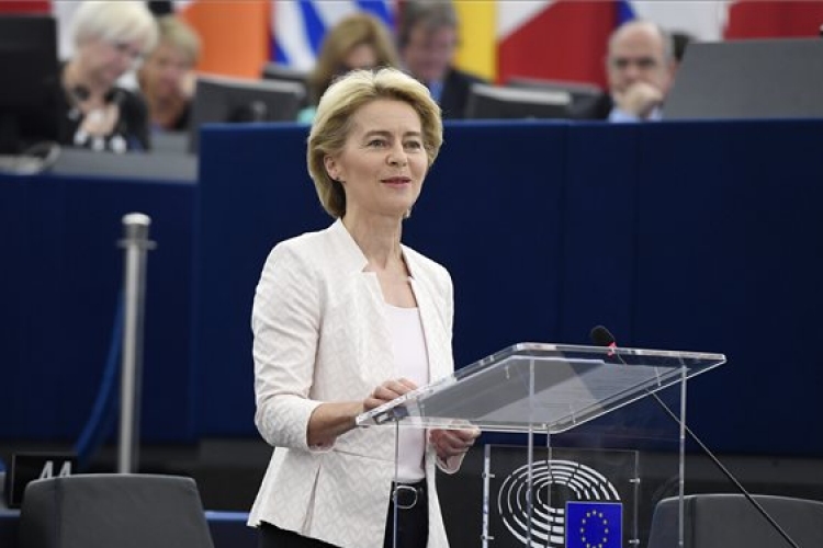 Von der Leyen megértést szorgalmaz a kelet-közép-európai országok iránt